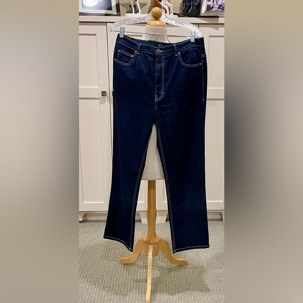 NWT Saint + Sophia Blue Jeans, Hattie Straight Leg size 32R, never worn